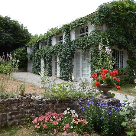Le Petit Massigny Bed & Breakfast Les Velluire-sur-Vendee Eksteriør bilde