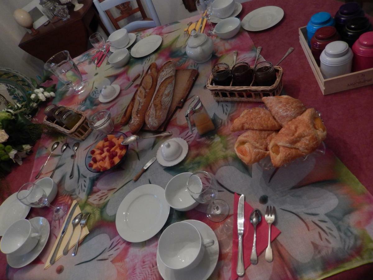 Le Petit Massigny Bed & Breakfast Les Velluire-sur-Vendee Eksteriør bilde